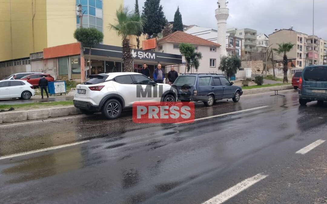 Milas’ta Ani Fren Sonucu 19 Mayıs Bulvarında Zincirleme Kaza Meydana Geldi
