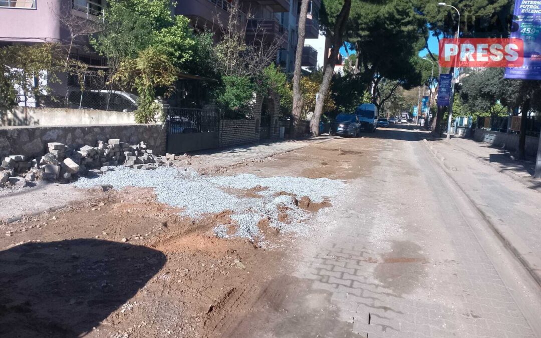 Araçlara çamlı sokakta eziyet