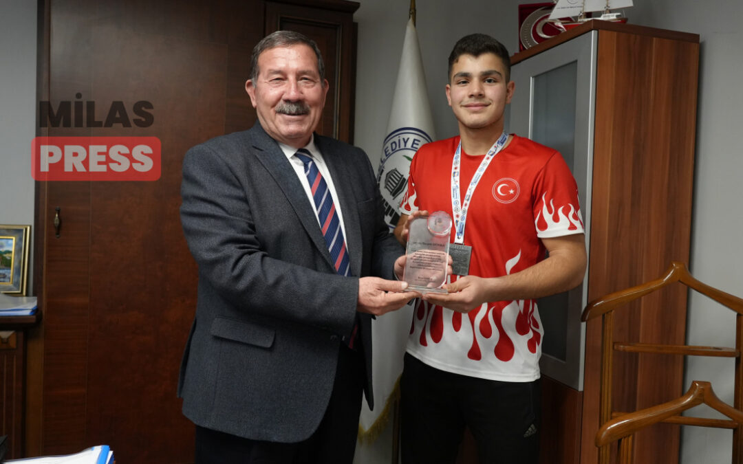 Sergen Donka’ya Başkan Topuz’dan Plaket