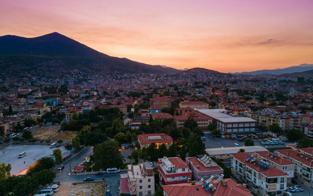 Kira öder gibi ev sahibi olma imkanı! En düşük emekli maaşı alan için de var, vade ve peşinat…