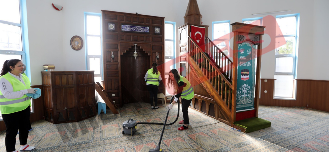 Büyükşehir Camilerde Temizlik Çalışması Başlattı