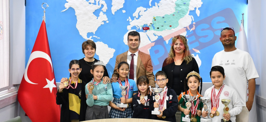 Başarılarla Dolu Bir Ziyaret: Ada Sanat Dans Spor Kulübü Öğrencileri Milas İlçe Milli Eğitim Müdürünü Ziyaret Etti