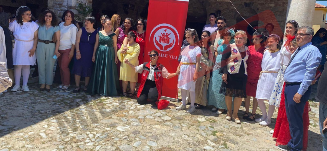 AK Parti Milas Teşkilatından Sakatlar Derneği Kermesine Destek