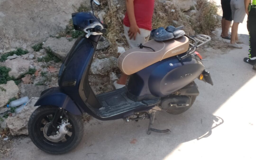 Milas Gümüşlük Caddesi’nde Motosiklet ile Servis Minibüsü Çarpıştı: 1 Kişi Yaralandı