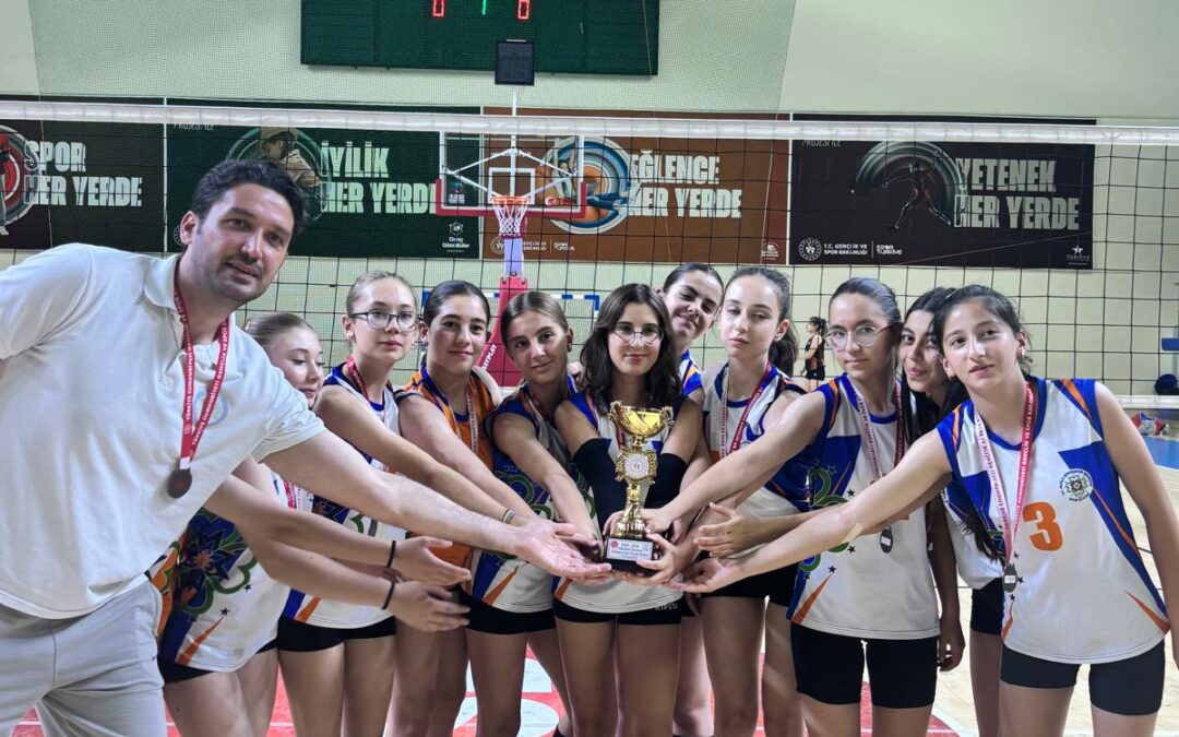 Muğla Büyükşehir Voleybol Takımlarından İki Kategoride Büyük Başarı