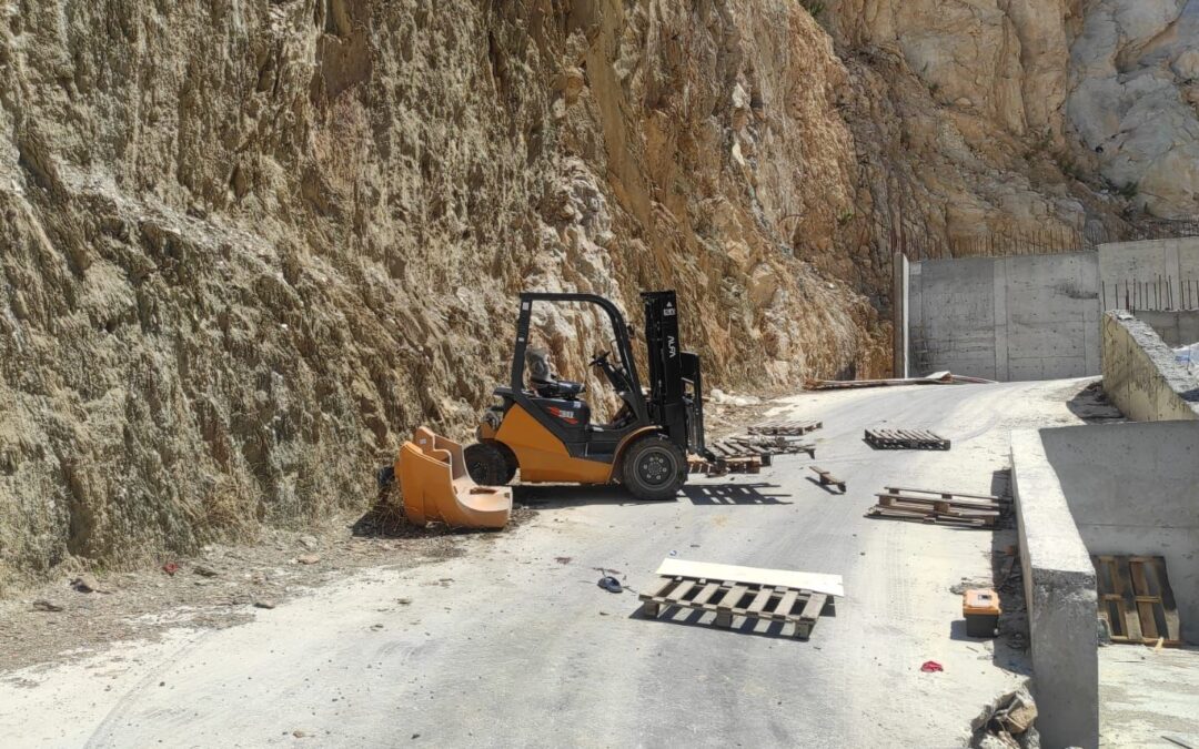Milas’ta Forklift Kazası: Somalili Genç Ağır Yaralandı