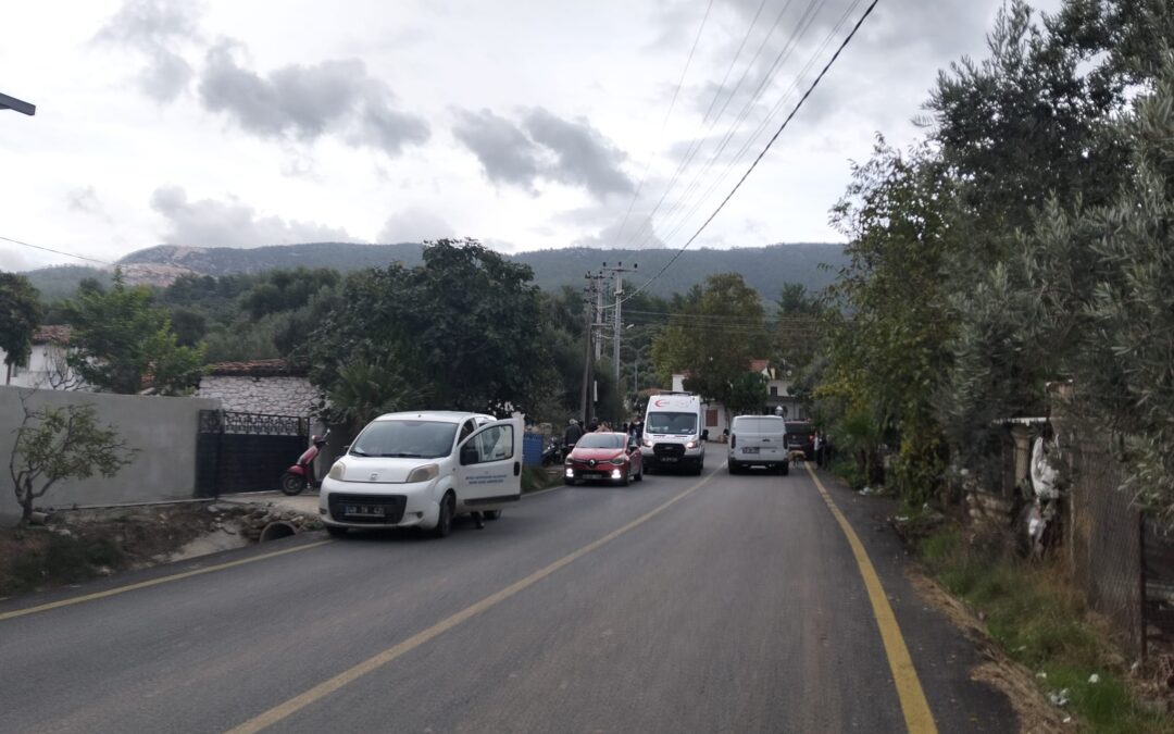 Milas’ta Motosiklet ile Otomobil Çarpıştı: 2 Kişi Yaralandı