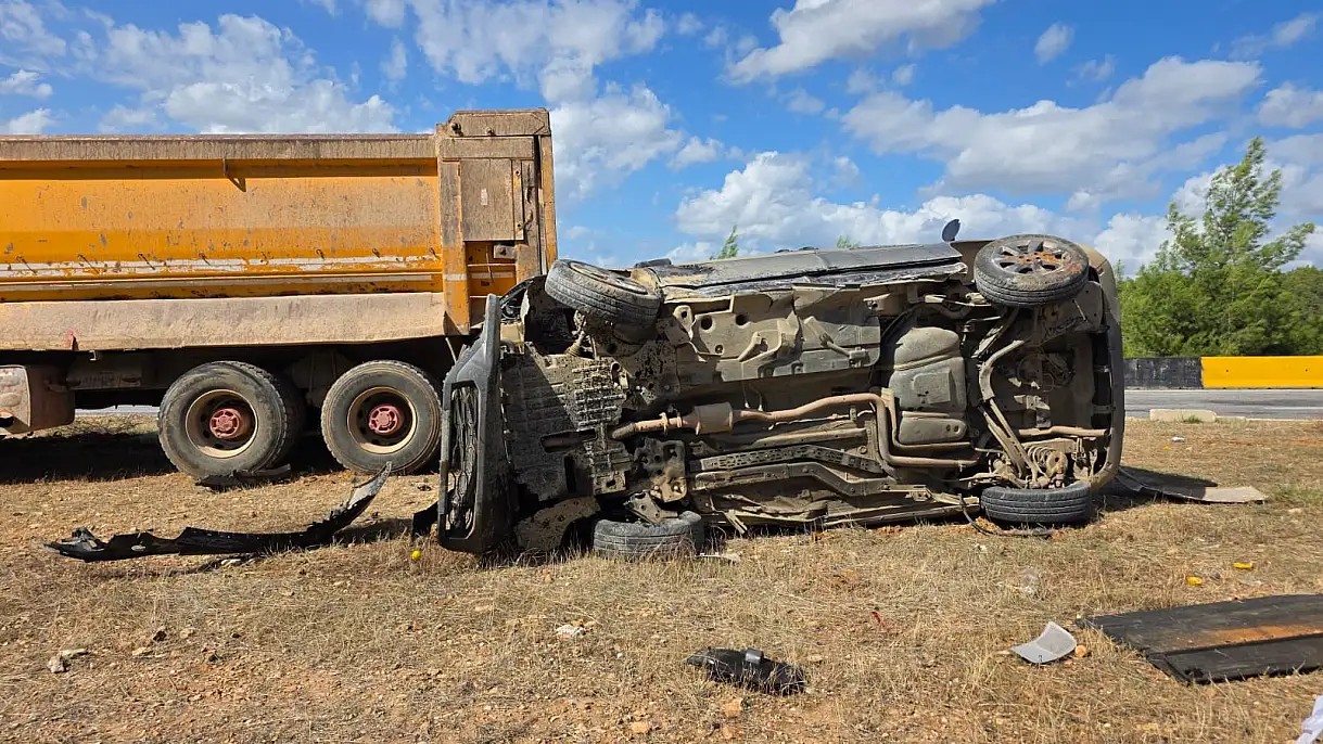 milasta-tir-ile-minivan-carpisti-arac-yan-yatti-1-yarali_654ilk854