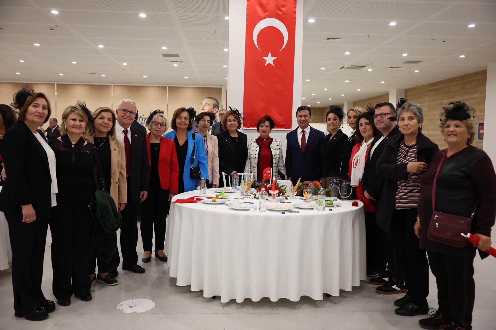 muglada-cumhuriyet-coskusu-102-yil-balosunda-birlik-ozgurluk-ve-ataturk-sevgisi_1afa111