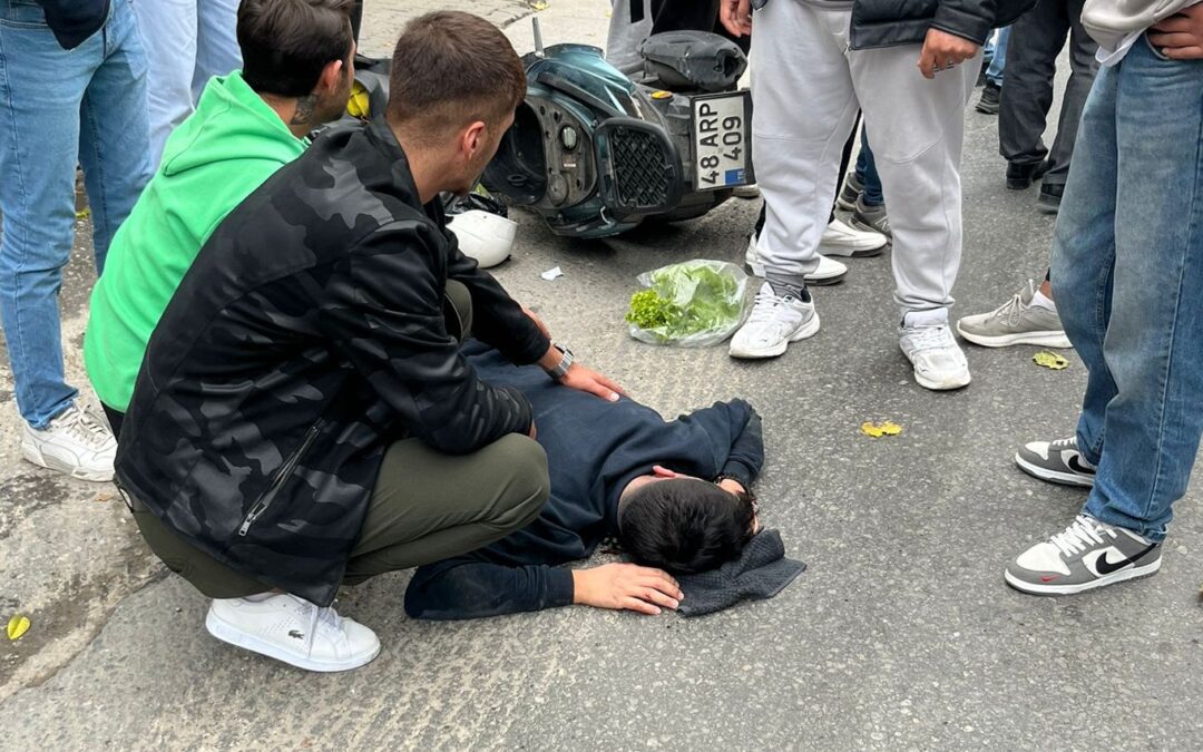 Milas’ta Ani Dönüş Kazaya Neden Oldu: Motosiklet Sürücüsü Yaralandı