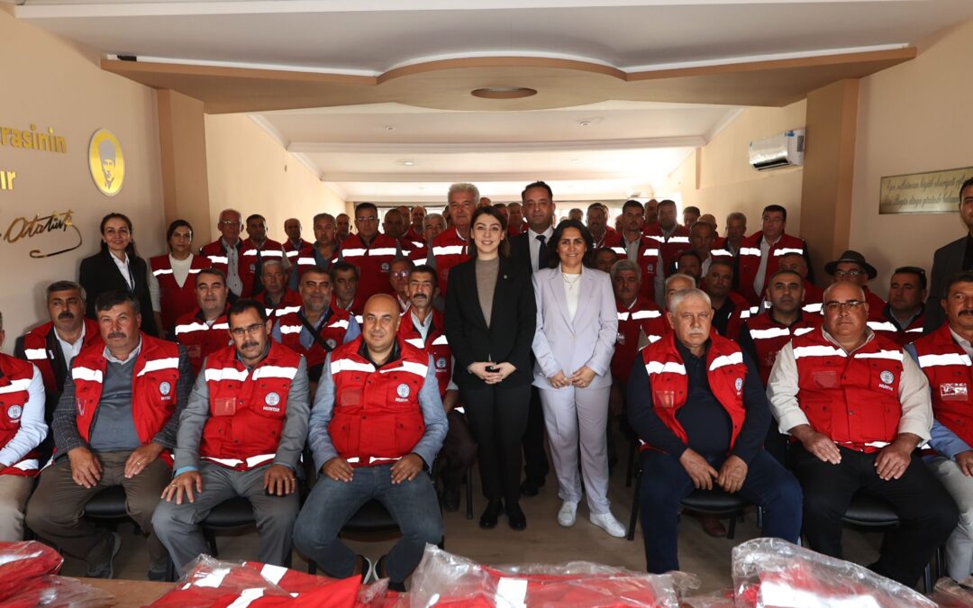 Muğla Büyükşehir Belediyesi’nden 574 Muhtara Afet Yeleği Desteği