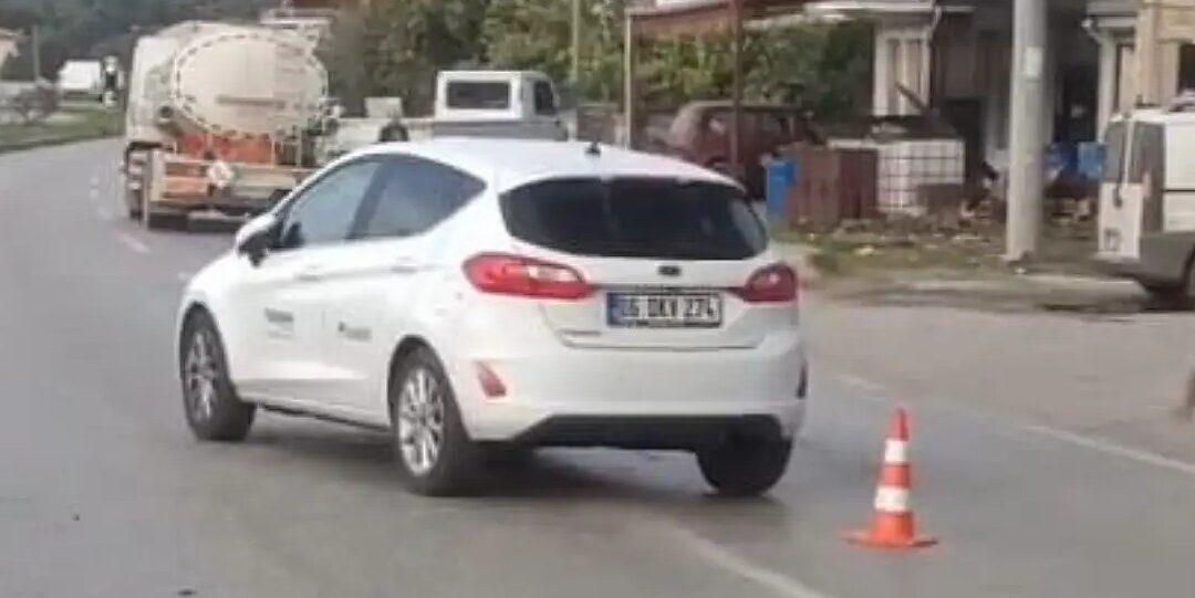 Milas Selimiye’de Bisikletli Çocuklara Otomobil Çarptı: İki Yaralı