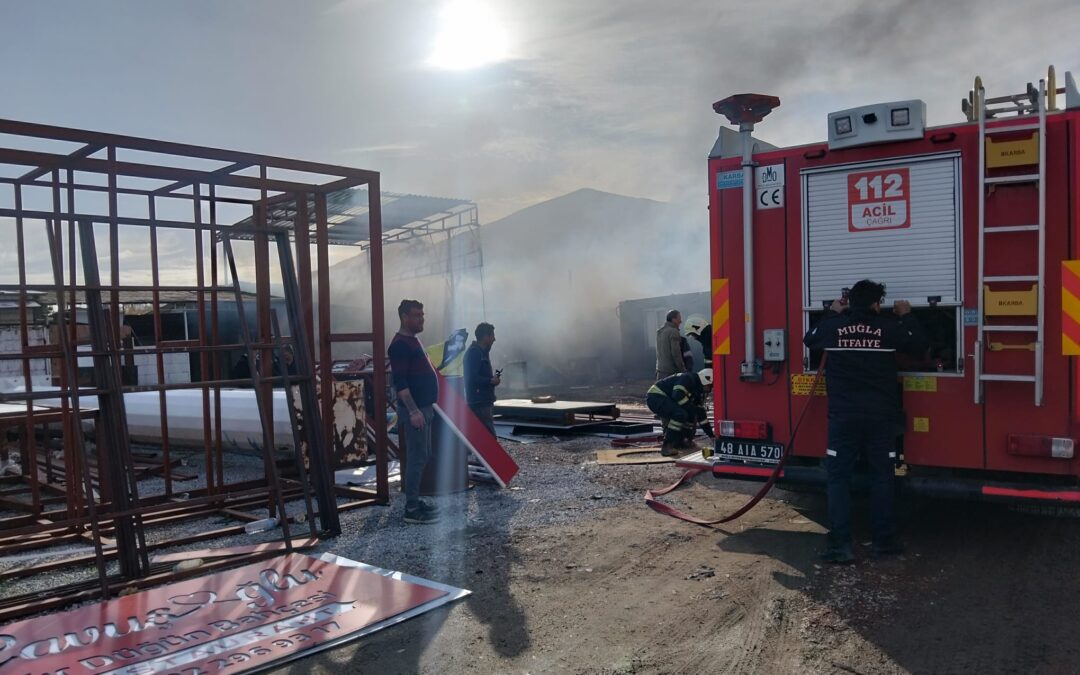 Milas Hacıabdi Mahallesi’nde Konteyner Yangını: Ekiplerin Müdahalesi Sürüyor