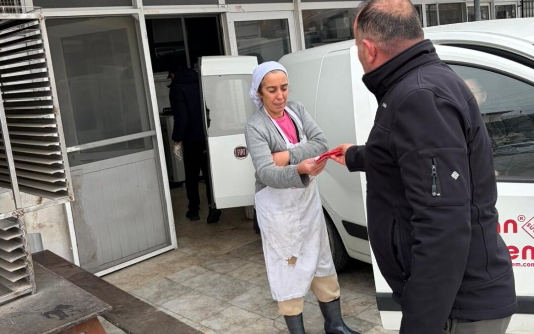 Muğla Büyükşehir Belediyesi’nden Türk Bayrağına Anlamlı Sahiplenme: Kent Genelinde Dayanışma Mesajı